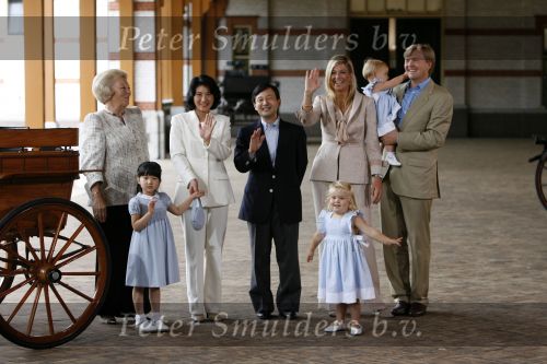 Apeldoorn 18 augustus 2006
Fotosessie Koningin Beatrix met Maxima Prins Willem Alexandert Amalia Alexia en de keizerlijke hoogheden van Japan Prins Naruhito Prinses Masako en prinses Aiko op paleis het Loo.
