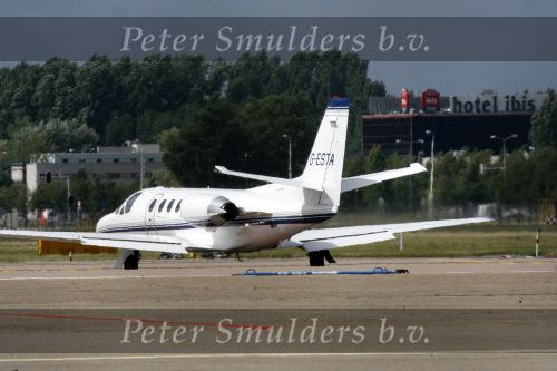 Schiphol 1 augustus 2006
Kate Moss vertrekt met vrienden met prive jet vanaf schiphol oost