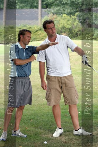 Best, 28 t/m 30 Juli 2006
NK Matchplay 2006 Dames & Heren op BEST GCCRamon Schilperoord, in het dagelijks leven vertegenwoordiger bij NIKE Golf met zijn caddy in overleg
