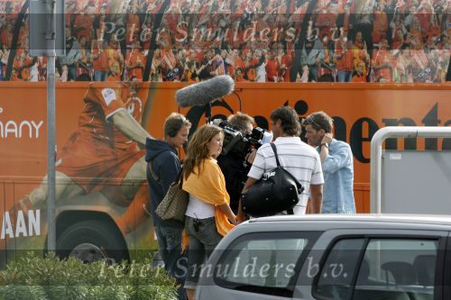 Schiphol 22 juni 2006
John de Wolf brengt zijn nieuwe vriendin Rebecca Loos naar het vliegveld.
Peter Smulders bv