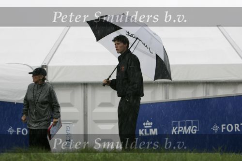 Zandvoort, 10 Augustus 2006
Dutch KLM Open Golf 2006
Voor de eerste maal tussen de professionals, amateur NK Matchplay 2006, Reinier Saxton op de eerste tee met een geweldige stortbui
