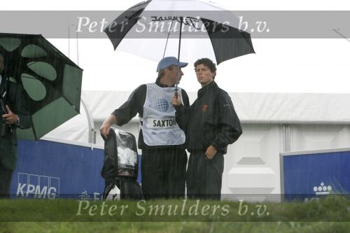 Zandvoort, 10 Augustus 2006
Dutch KLM Open Golf 2006
Voor de eerste maal tussen de professionals, amateur NK Matchplay 2006, Reinier Saxton op de eerste tee met een geweldige stortbui