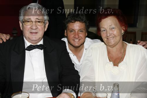 Amsterdam 19 juni 2006
Gala tbv de Ingeborg Douwes Stichting in Carre.
Rene Froger met zijn ouders Bolle Jan en Mien
Peter Smulders bv