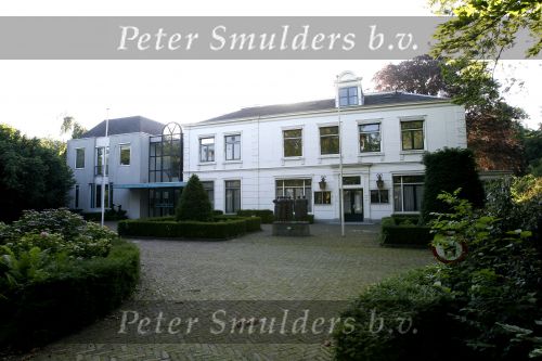 s Graveland 23 juni 2006
Oude gemeentehuis van s Graveland. Richard Krajicek en Daphne deckers zouden dit gekocht hebben.
Peter Smulders bv