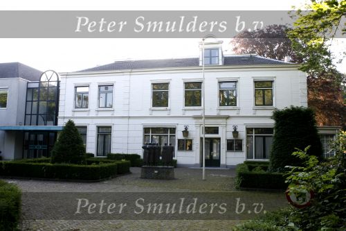 s Graveland 23 juni 2006
Oude gemeentehuis van s Graveland. Richard Krajicek en Daphne deckers zouden dit gekocht hebben.
Peter Smulders bv