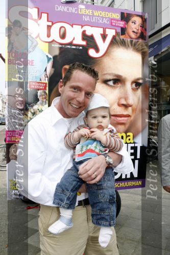 Amsterdam 26 april 2006
Presentatie nieuwe story door gerard Joling op de pc hooftstraat.
Rob Geus met gsm