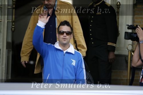 Amsterdam 20 juni 2006
Robbie Williams logeert in het amstel hotel.
Robbie verlaat het hotel om 17.56 uur.
Peter Smulders bv
