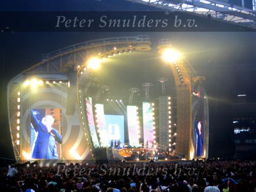 Amsterdam 22 juni 2006
Robbie Williams optreden in de arena.
het podium
Peter Smulders bv