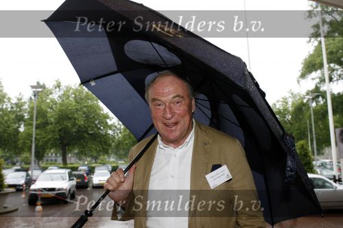 Amsterdam 14 juni 2006
Haringparty wegener en het Hilton.
Robbie v Erven Dorens onder paraplu
Peter Smulders bv