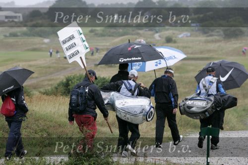Zandvoort, 10 Augustus 2006
Dutch KLM Open Golf 2006 Kennemer golfclub
Robert Jan Derksen samen met Colin Montgomerie in de regen