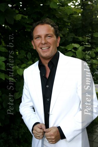 Hoofddorp 28 juni 2006
CD presentatie Robert Leroy in Claus Party house.
Robert  met Joshua
Peter Smulders bv