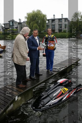 Amsterdam 14 juni 2006
Haringparty wegener en het Hilton.
Roberto Payer en Jan Houwert met jet skier
Peter Smulders bv