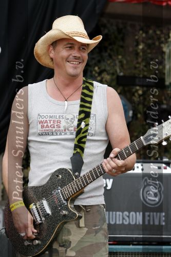 Bloemendaag 22 juli 2006
Optreden Hudson 5 met als zanger Chris Zegers bij Woodstock.
Ron Tetteroo