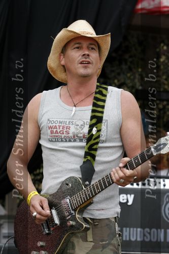 Bloemendaag 22 juli 2006
Optreden Hudson 5 met als zanger Chris Zegers bij Woodstock.
Ron Tetteroo