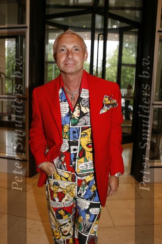 Amsterdam 14 juni 2006
Haringparty wegener en het Hilton.
Ronald Kolk
Peter Smulders bv