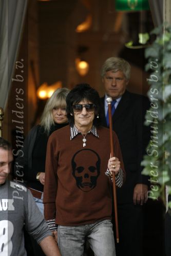 Amsterdam 2 augustus 2006
The Rolling stones vertrekken uit het amstel. Ronnie Wood met zijn vrouw.
