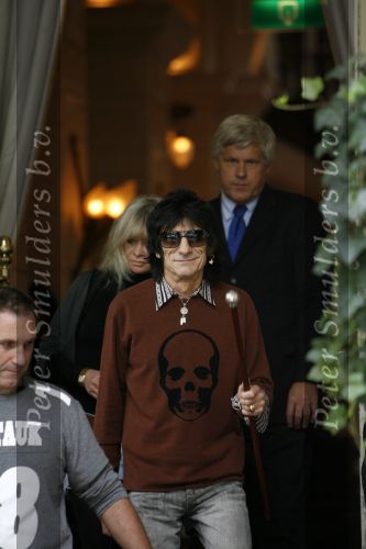 Amsterdam 2 augustus 2006
The Rolling stones vertrekken uit het amstel. Ronnie Wood met zijn vrouw.