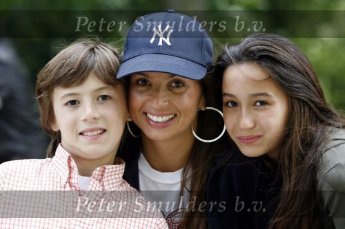Amsterdam 3 juni 2006
Rossana Lima met Demy en Nino in het vondelpark
Peter Smulders bv