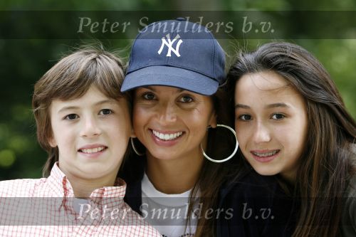 Amsterdam 3 juni 2006
Rossana Lima met Demy en Nino in het vondelpark
Peter Smulders bv