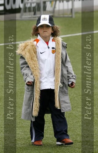 Amsterdam 2 juni 2006
Justin Kluivert op training bij de ajax jeugd. Justin is gescout door AJAX. Papa Patrick en moeder Angela waren natuurlijk bij de eerste training. Ruben Kluivert
Peter Smulders bv