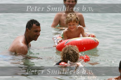Ibiza 27 juli 2006
Ruud Gullit op vakantie met Estelle Joelle en Maxim op Ibiza.