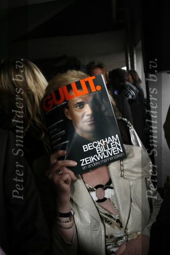 Amsterdam 19 mei 2006
Presentatie blad Gullit in vak zuid.
Moeder Ruud Gullit