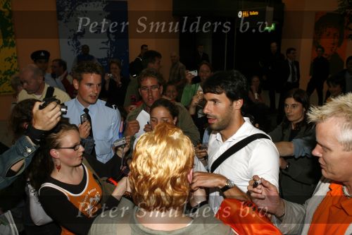 Schiphol 26 juni 2006
Aankomst nederlands elftal na wk.
Ruud v Nistelrooy
Peter Smulders bv