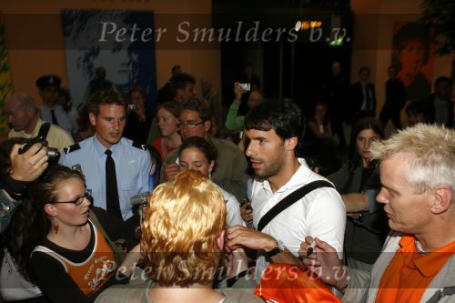 Schiphol 26 juni 2006
Aankomst nederlands elftal na wk.
Ruud v Nistelrooy
Peter Smulders bv