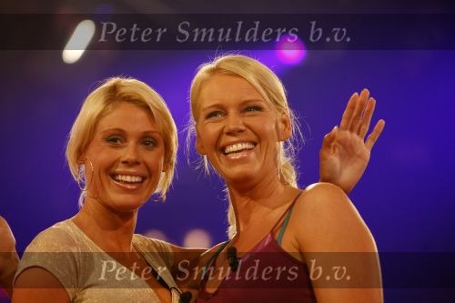 Aalsmeer 18 augustus 2006
Big Brother huis begint weer. alle bewoners vertrekken vanuit de studio naar het BB huis.
Sabrina en Monique