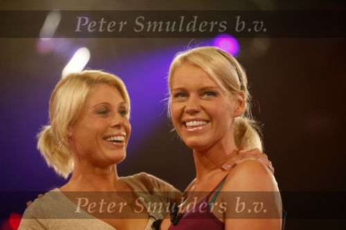 Aalsmeer 18 augustus 2006
Big Brother huis begint weer. alle bewoners vertrekken vanuit de studio naar het BB huis.
Sabrina en Monique
