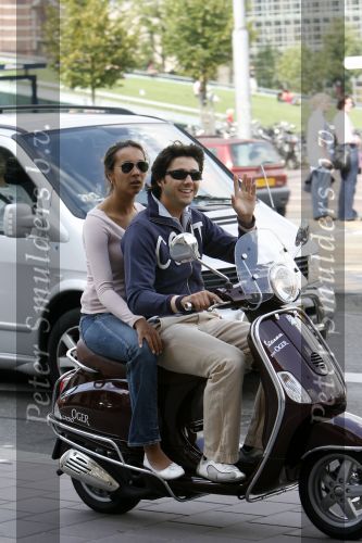 Amsterdam 5 augustus 2006
Sander Lusink met zijn vriendin op vespa scooter