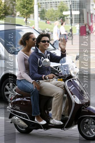 Amsterdam 5 augustus 2006
Sander Lusink met zijn vriendin op vespa scooter