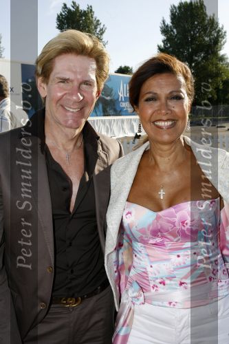 Amsterdam 14 juli 2006
Premiere Cirque du Soleil Alegria.
Sandra Reemer en Addy v d Krommenacker