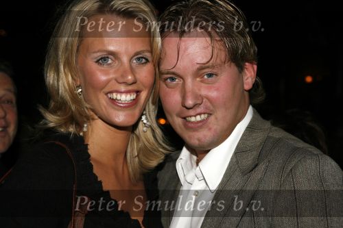 Hoofddorp 28 juni 2006
CD presentatie Robert Leroy in Claus Party house.
Sanne Heijen met Dennis v Tellingen
Peter Smulders bv