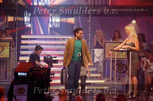Aalsmeer 18 augustus 2006
Big Brother huis begint weer. alle bewoners vertrekken vanuit de studio naar het BB huis.
Semih en Micheline