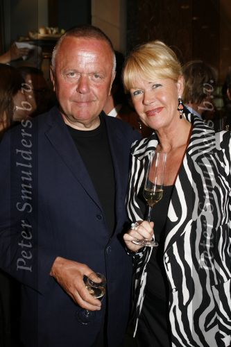 Amsterdam 14 juni 2006
Haringparty wegener en het Hilton.
Sheila de Vries met Harry mens
Peter Smulders bv