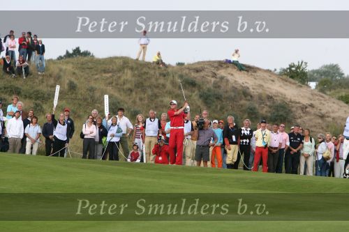 Zandvoort, 13 Augustus 2006 Dutch KLM Open Golf 2006
Kennemer Golfclub
Winnaar Simon Dyson uit Engeland maakt zijn perfecte aproach in de playoff op hole 18