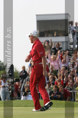 Zandvoort, 13 Augustus 2006 Dutch KLM Open Golf 2006
Kennemer Golfclub
Winnaar Simon Dyson uit Engeland maakt zijn winnende put