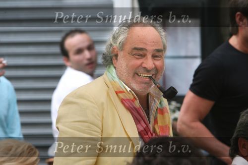 Amsterdam, 24 Juni 2006 
PC Hooftstraat  Sjaak snoek met pijp 
©Foto Peter Smulders BV