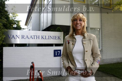 Leusden 8 juni 2006
Sjoukje Smit voor borstvergroting bij kliniek v Raath in Leusden.
Peter Smulders bv
