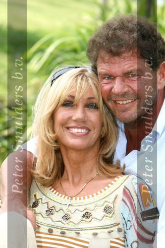 Warmenhuizen, 24 Juni 2006
Sjoukje Smit met haar nieuwe vriend Klaus Metternich
© foto Peter Smulders BV