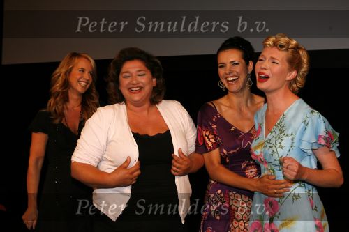 Hilversum 24 juli 2006
Najaarspresentatie Talpa.  
Gooische vrouwen   vlnr Linda de Mol Annet Malherbe Susan visser en Tjitske Reidinga