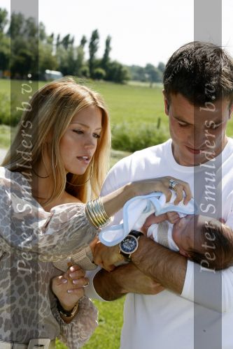 Uitgeest 28 juni 2006
Sylvie v d Vaart met Rafael en hun zoon Damian    
Peter Smulders bv