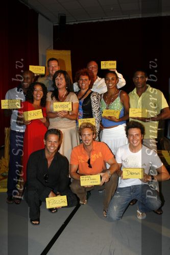 Amsterdam 19 juli 2006
Perspresentatie the Wiz in focus studios.
Danny de Munk Danny Yanga Jamai Looman Jeroen Phaff Jerrel Houtsnee Peter Rijnbeek en Charly Luske Nurlaila Mathilde Santing Marjolein