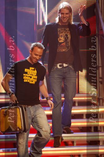Aalsmeer 18 augustus 2006
Big Brother huis begint weer. alle bewoners vertrekken vanuit de studio naar het BB huis.
Tijn en Rik (r)
