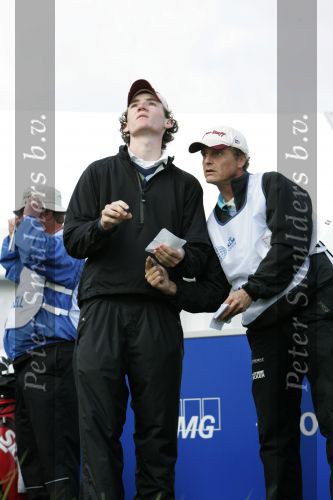 Zandvoort, 10 Augustus 2006
1e dag Dutch KLM Open golf 2006
Tim Sluiter ( Beste amateur ) met caddy