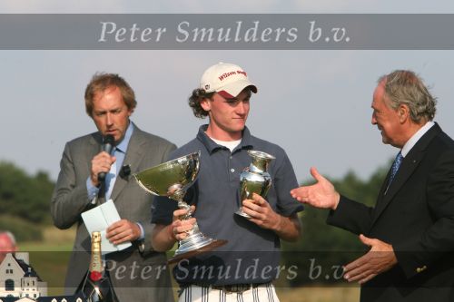 Zandvoort, 13 Augustus 2006
Finaledag Dutch KLM Open golf 2006
Tim Sluiter ( Beste amateur ) met Robbie v Erven Dorens
