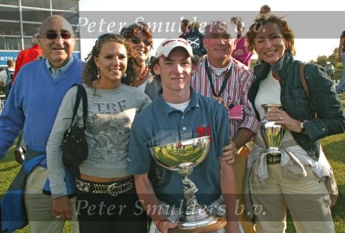 Zandvoort, 13 Augustus 2006
Finaledag Dutch KLM Open golf 2006
Tim Sluiter ( Beste amateur ) met zijn ouders en Opa