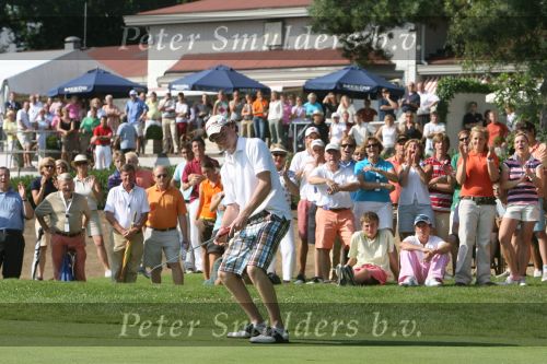 Molenschot, 22 Juli 2006
Golfclub Toxandria, Internationaal Golftoernooi Riverwoods 
Winnaar Tim Sluiter op de green van hole 18 maakt zijn birdieput