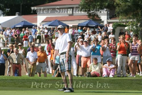 Molenschot, 22 Juli 2006
Golfclub Toxandria, Internationaal Golftoernooi Riverwoods 
Winnaar Tim Sluiter op de green van hole 18 maakt zijn birdieput